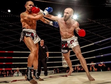 Νεκρός αθλητής του μουάι-τάι μετά από γροθιά μέσα στο ρινγκ (βίντεο)